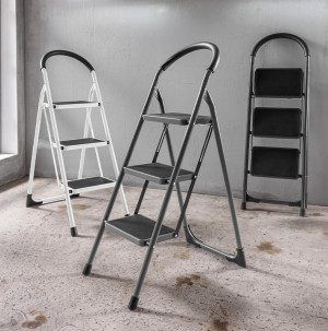 /ext/img/product/bonnes-affaires/26_08_05/400_escabeau_1.jpg